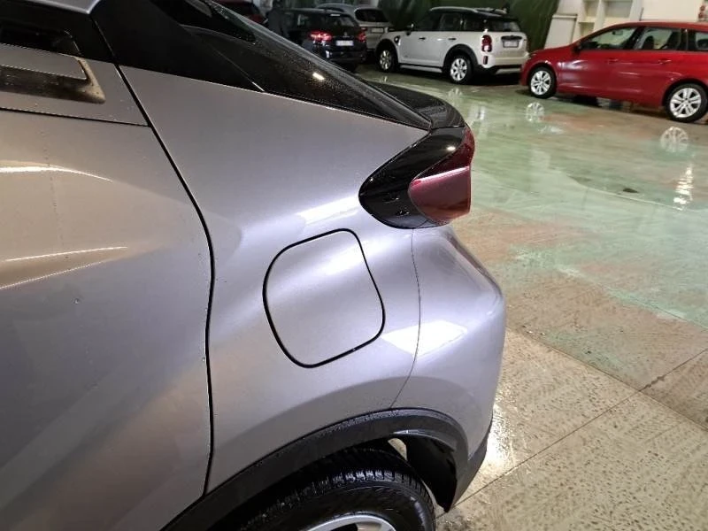 Toyota C-HR 1.8 e-CVT - изображение 10