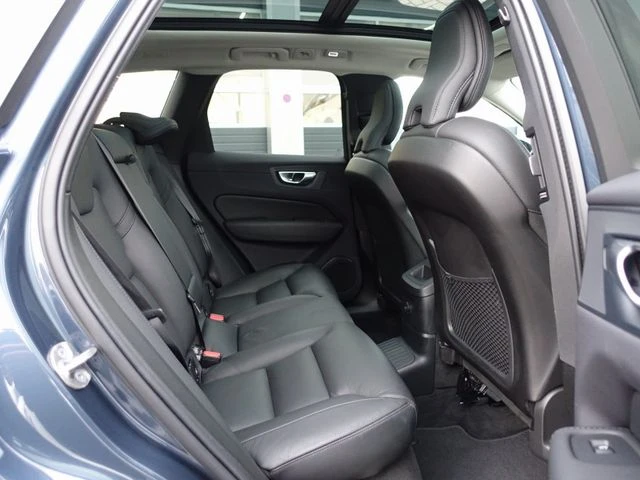 Volvo XC60 T6 AWD Plus Dark, снимка 14 - Автомобили и джипове - 53100568