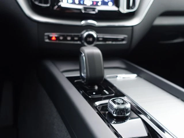 Volvo XC60 T6 AWD Plus Dark, снимка 11 - Автомобили и джипове - 53100568