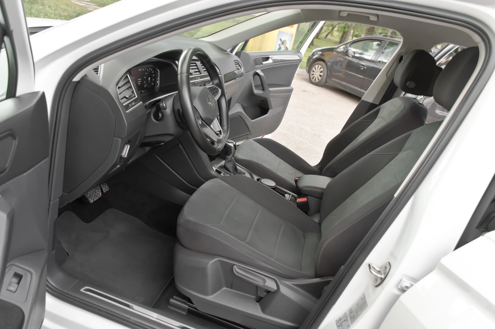 VW Tiguan * ГАРАНЦИЯ* 4MOTION* 2.0* TSI - изображение 9
