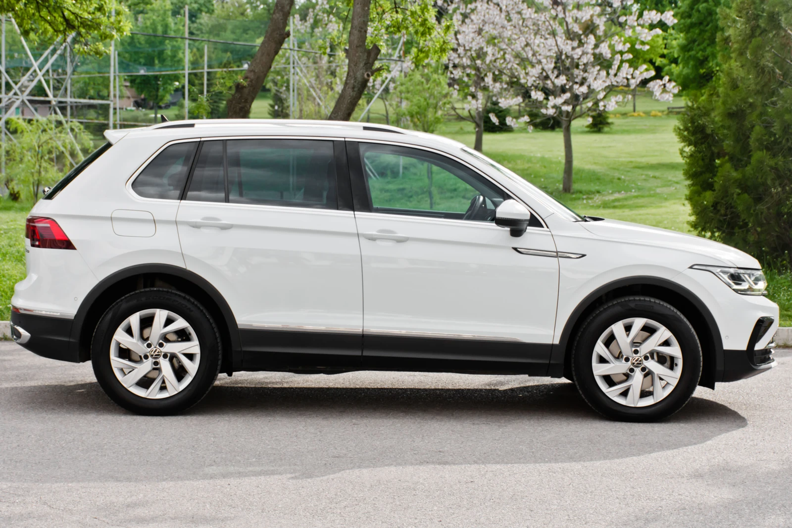 VW Tiguan * ГАРАНЦИЯ* 4MOTION* 2.0* TSI - изображение 7