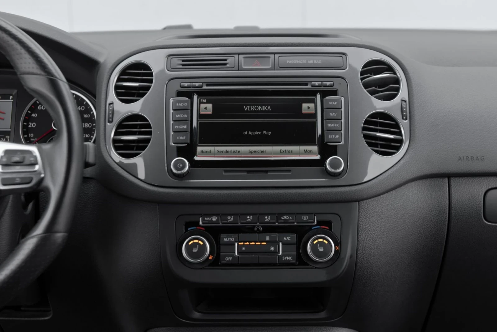 VW Tiguan R-Line 177 hp 4x4, снимка 15 - Автомобили и джипове - 53952545