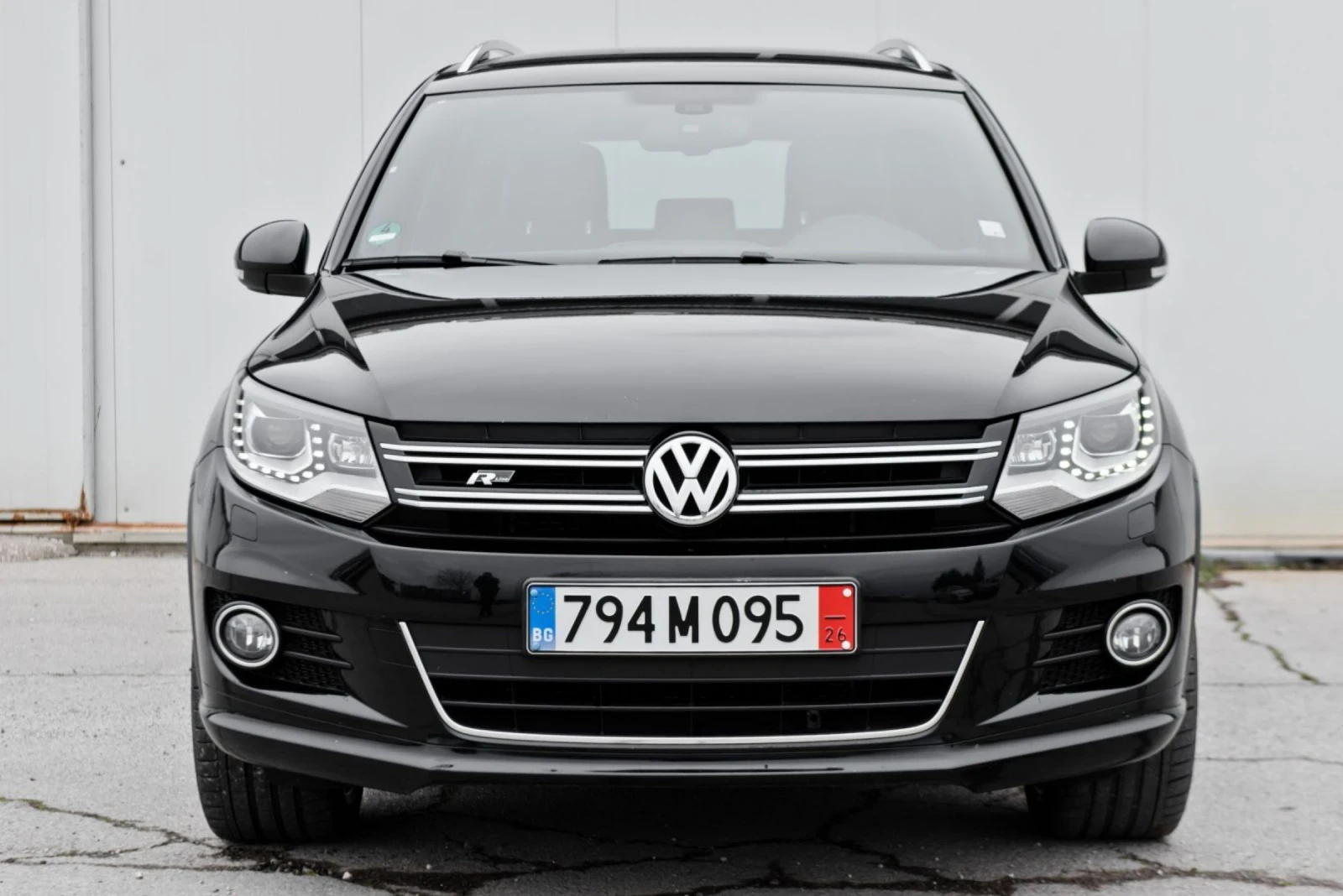 VW Tiguan R-Line 177 hp 4x4, снимка 3 - Автомобили и джипове - 53952545