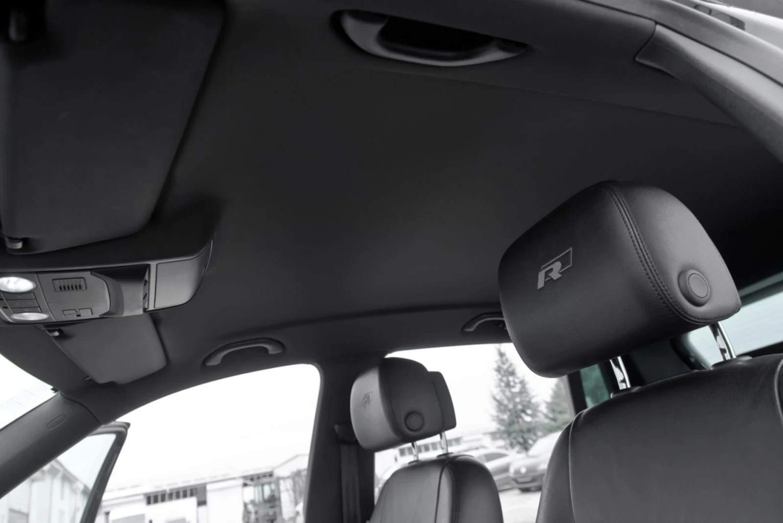 VW Tiguan R-Line 177 hp 4x4, снимка 16 - Автомобили и джипове - 53952545