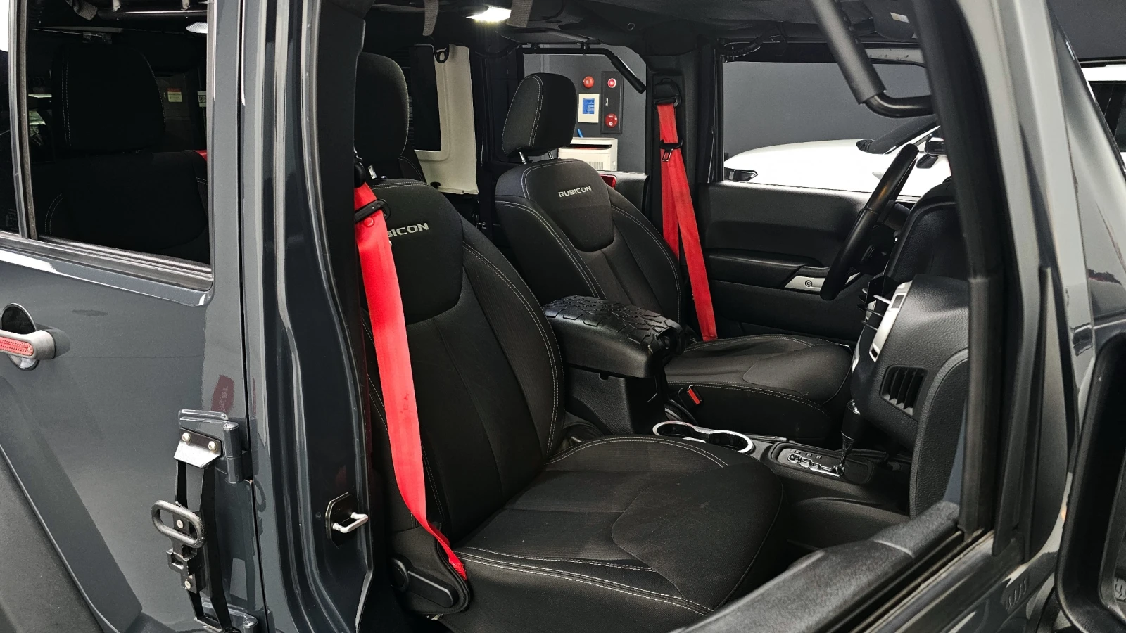 Jeep Wrangler RUBIKON* PENTASTAR* ROCK TRACK* КРАЙНА ЦЕНА, снимка 14 - Автомобили и джипове - 54628550