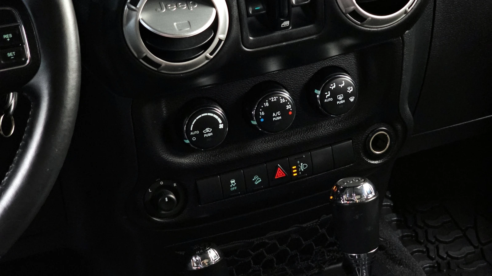 Jeep Wrangler RUBIKON* PENTASTAR* ROCK TRACK* КРАЙНА ЦЕНА, снимка 12 - Автомобили и джипове - 54628550
