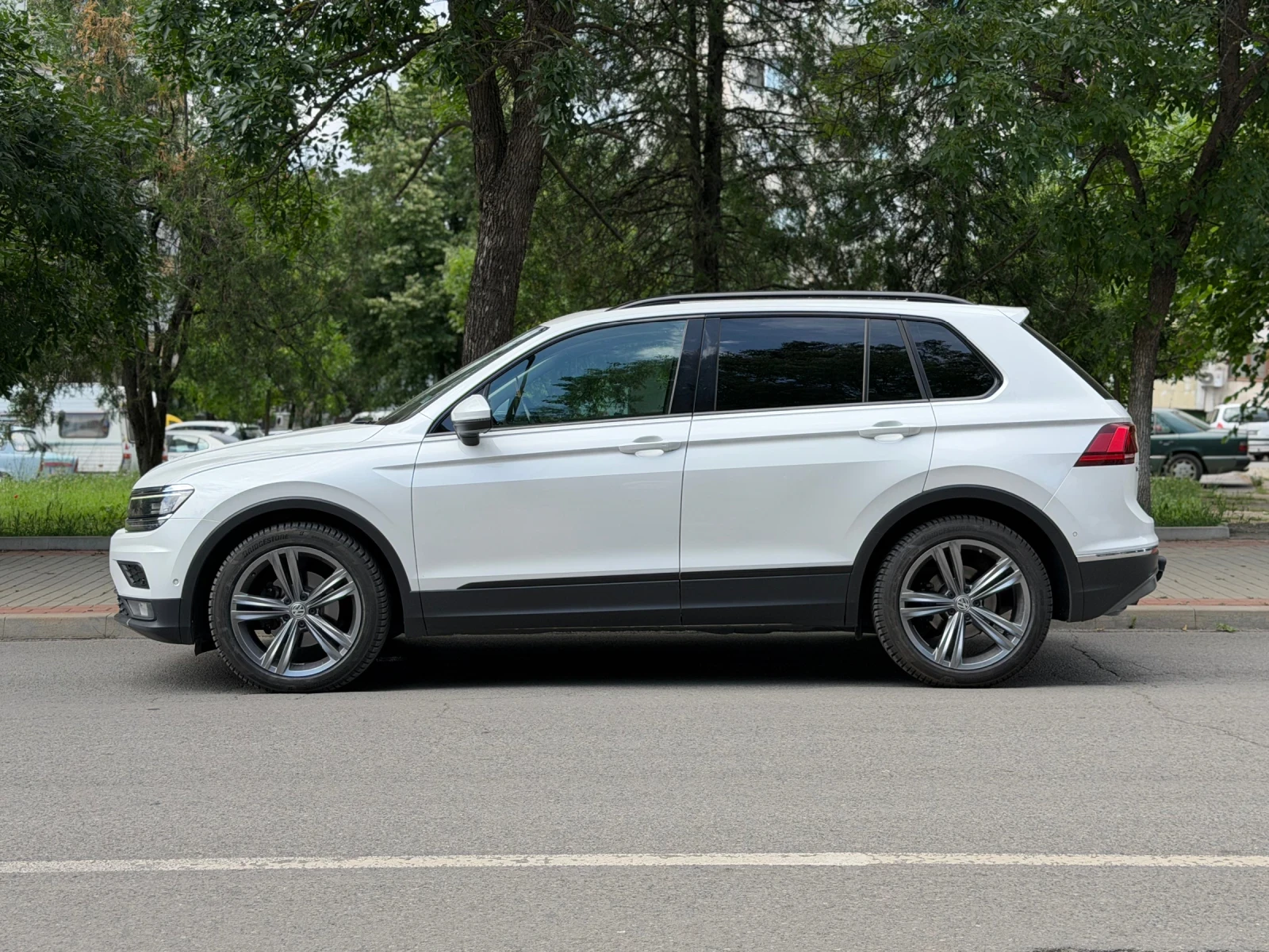 VW Tiguan 2.0TDI 150HP DSG, снимка 13 - Автомобили и джипове - 54836287