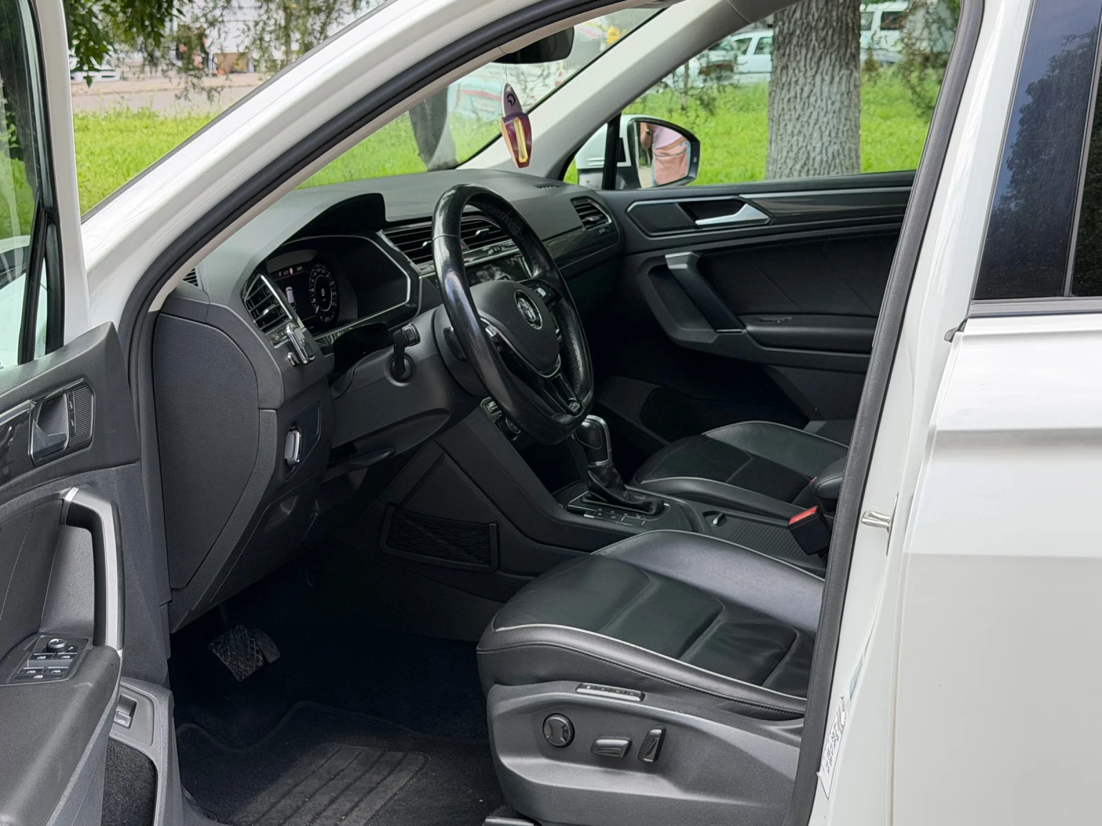 VW Tiguan 2.0TDI 150HP DSG, снимка 10 - Автомобили и джипове - 54836287