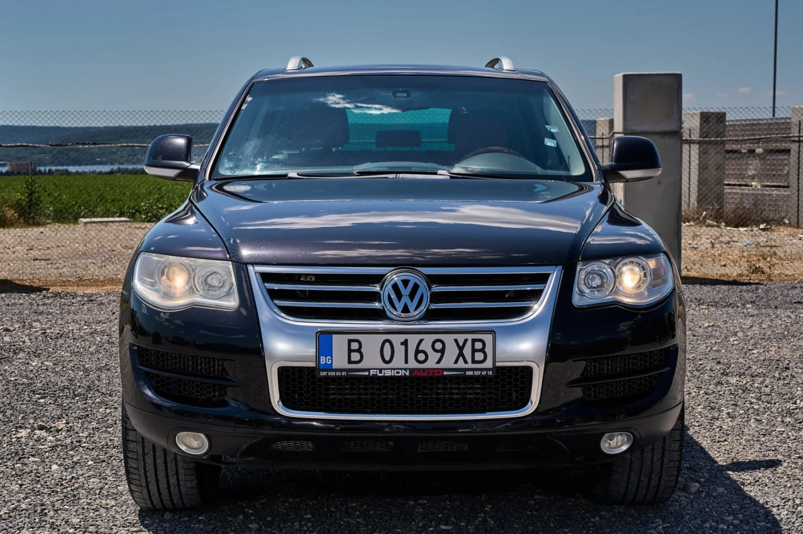 VW Touareg 3.0d* Facelift * INDIVIDUAL * 4x4 , снимка 2 - Автомобили и джипове - 55006548