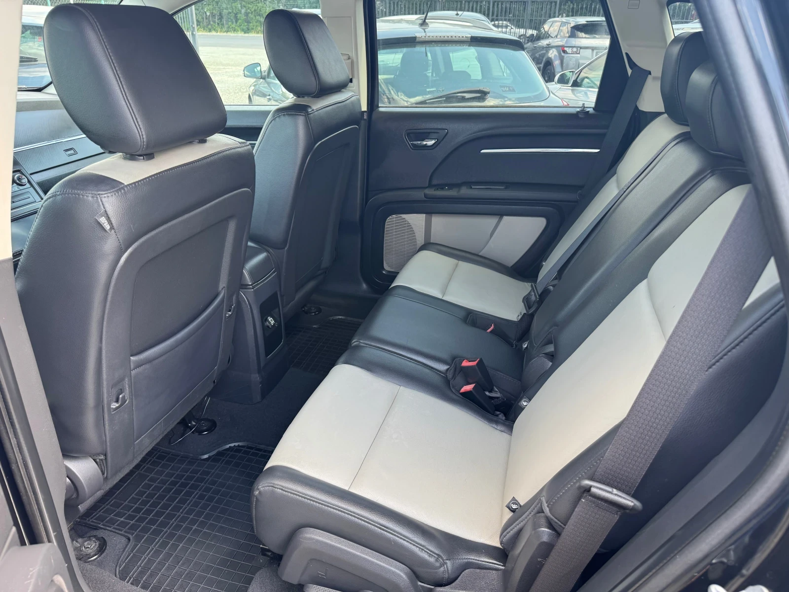 Dodge Journey 2.0 CRD, снимка 12 - Автомобили и джипове - 55186987