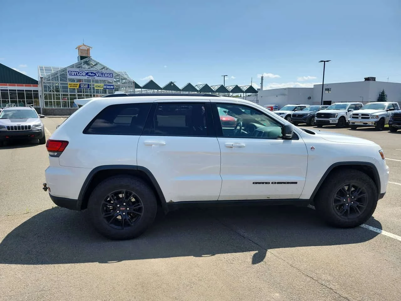 Jeep Grand cherokee * TRAILHAWK * АВТОКРЕДИТ БЕЗ ПЪРВОНАЧАЛНА ВНОСКА* , снимка 3 - Автомобили и джипове - 55470634