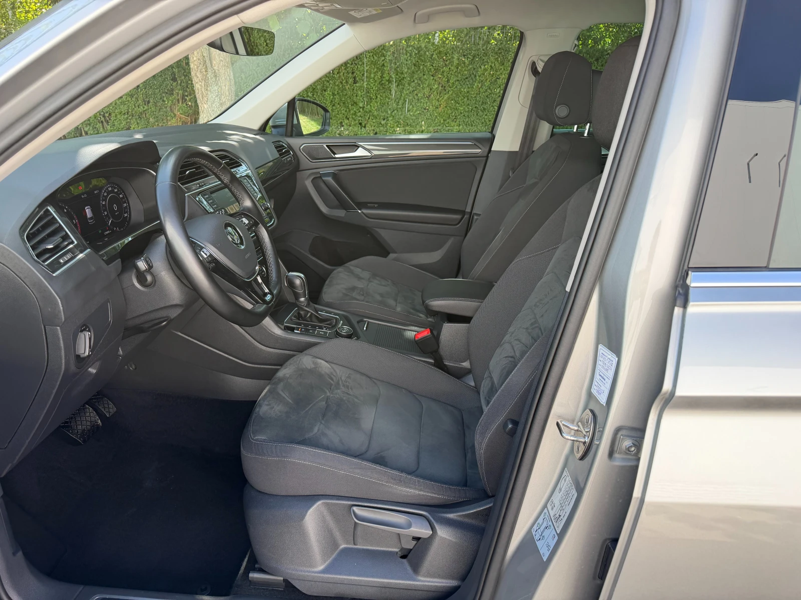 VW Tiguan 2.0 TDI 4Motion DSG VIRTUAL ACC LED 129 000км TOP , снимка 7 - Автомобили и джипове - 55904844