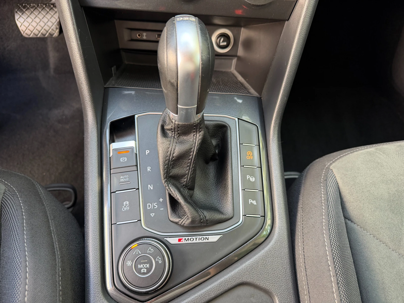 VW Tiguan 2.0 TDI 4Motion DSG VIRTUAL ACC LED 129 000км TOP , снимка 12 - Автомобили и джипове - 55904844