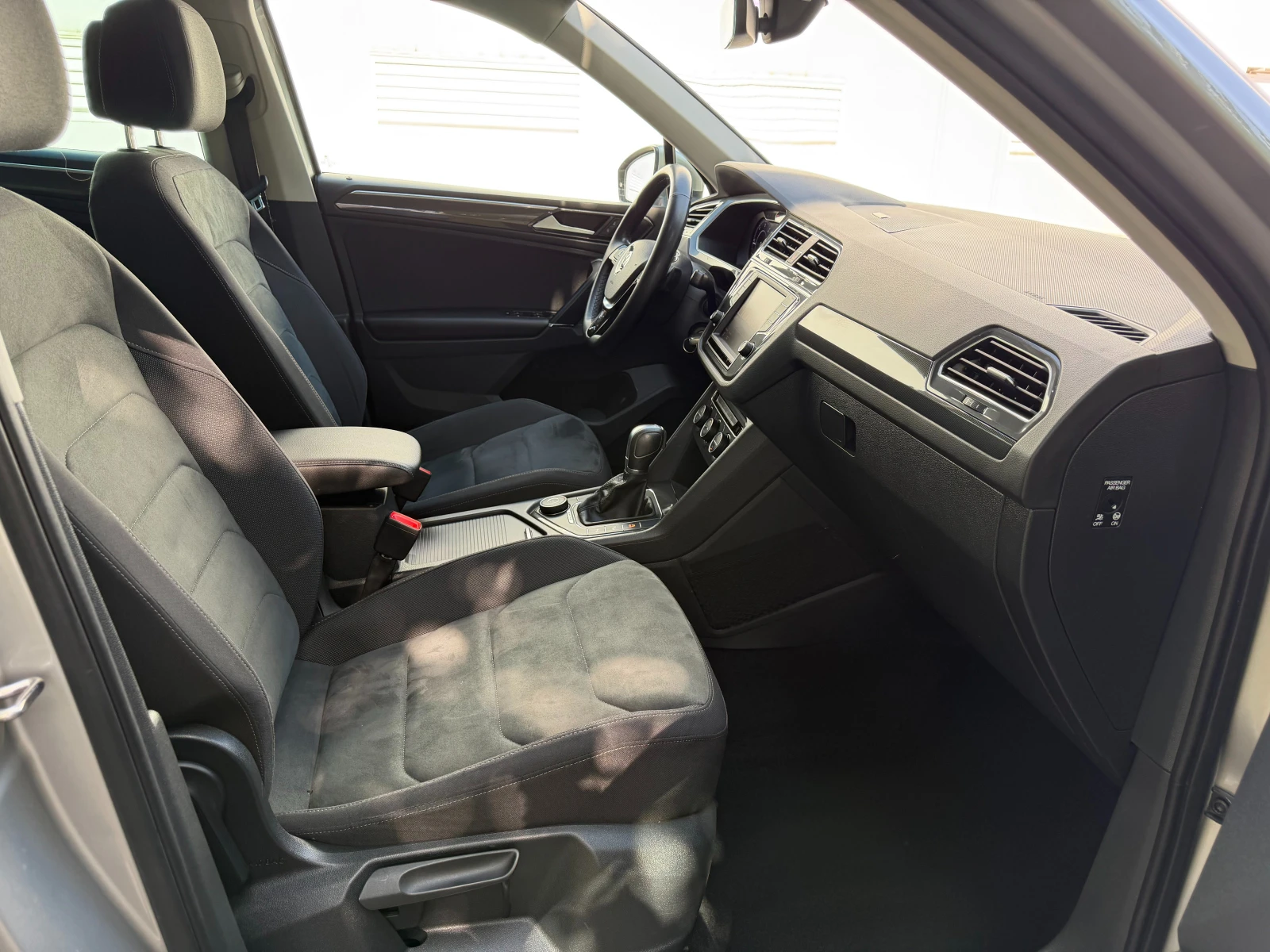 VW Tiguan 2.0 TDI 4Motion DSG VIRTUAL ACC LED 129 000км TOP , снимка 15 - Автомобили и джипове - 55904844