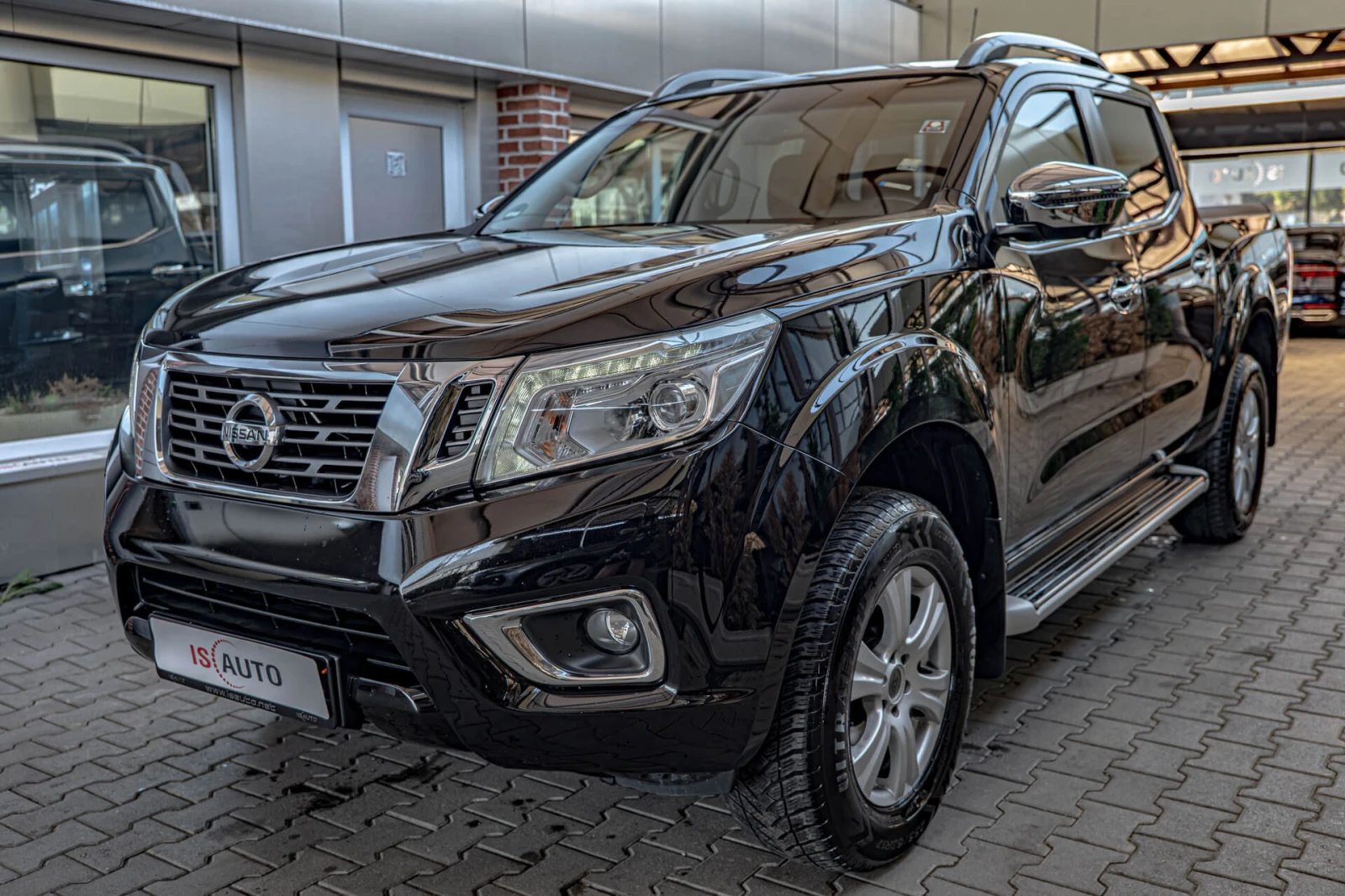 Nissan Navara NP300/Камера 360/Подгрев/AWD, снимка 3 - Автомобили и джипове - 56025696