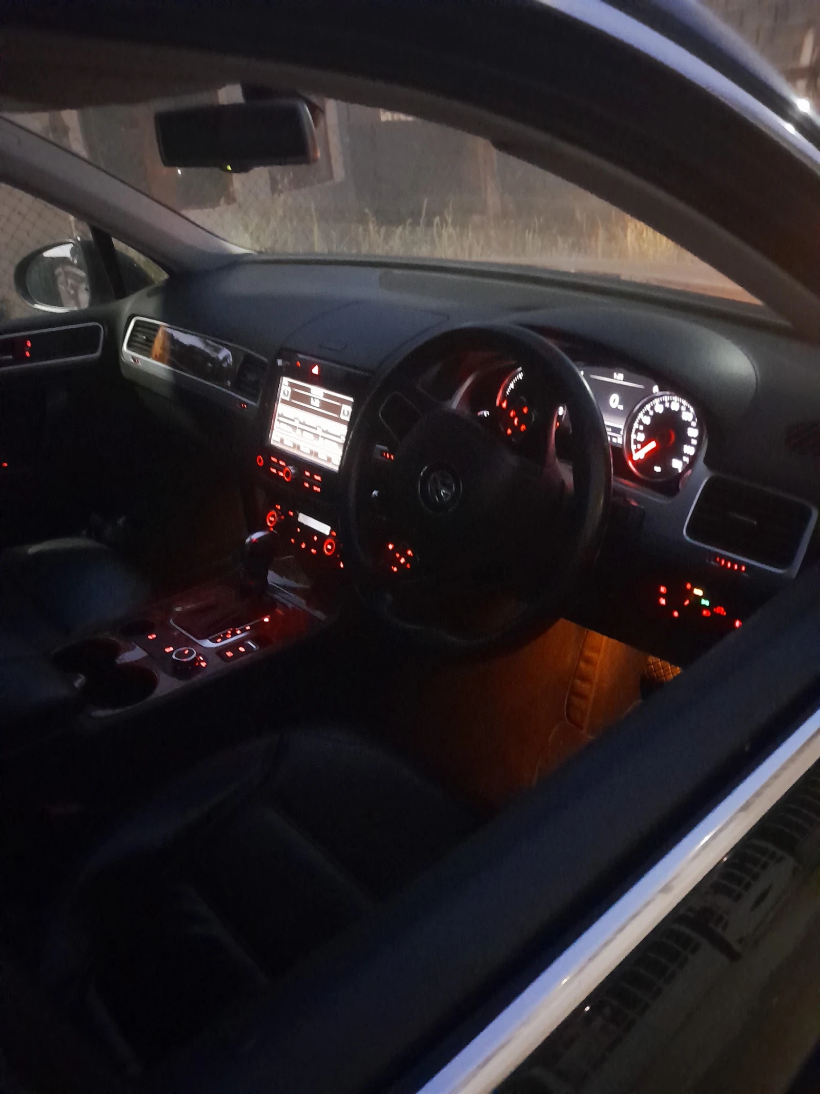 VW Touareg, снимка 6 - Автомобили и джипове - 56213112