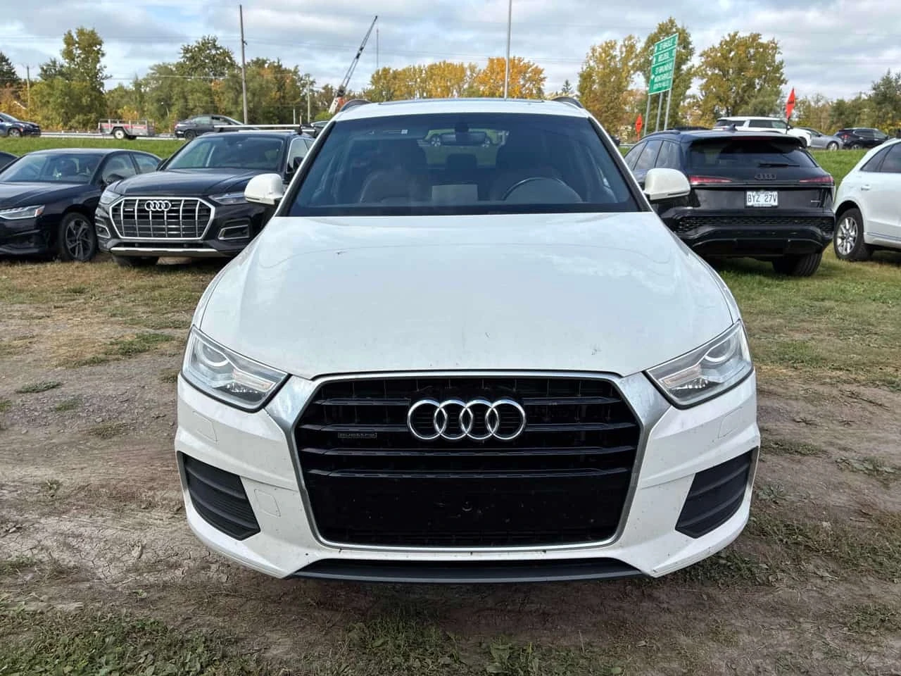 Audi Q3 * Komfort * CARFAX * ОПЦИЯ ЗА ФИНАНСИРАНЕ * , снимка 6 - Автомобили и джипове - 56305617