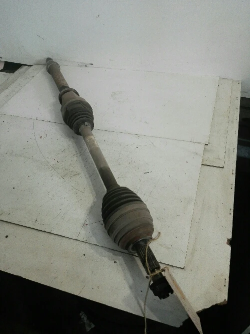 полуоска предна дясна Рено Меган 16в 1.8 седан