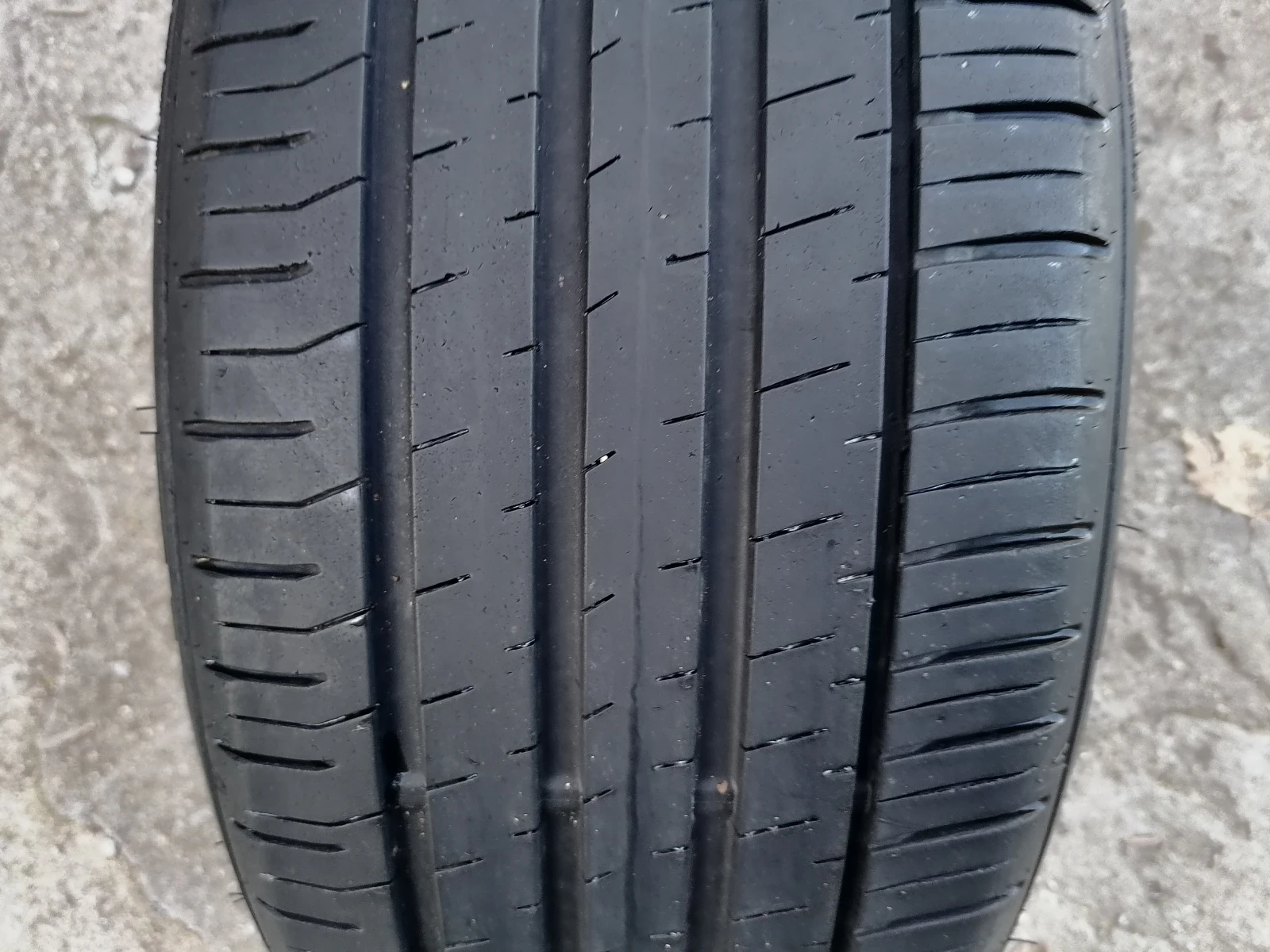 Гуми Летни 235/40R18