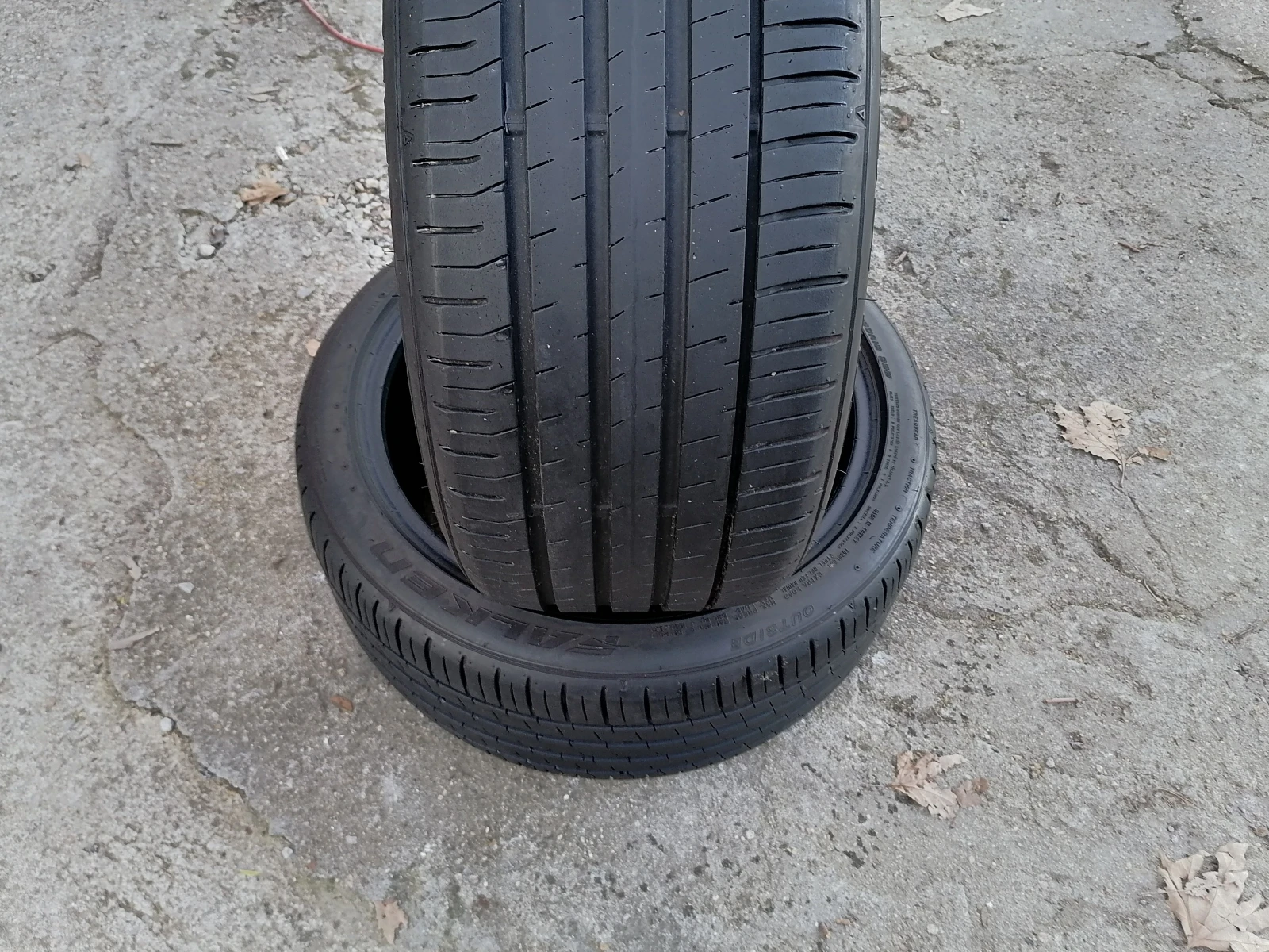 Гуми Летни 235/40R18, снимка 2 - Гуми и джанти - 53854353