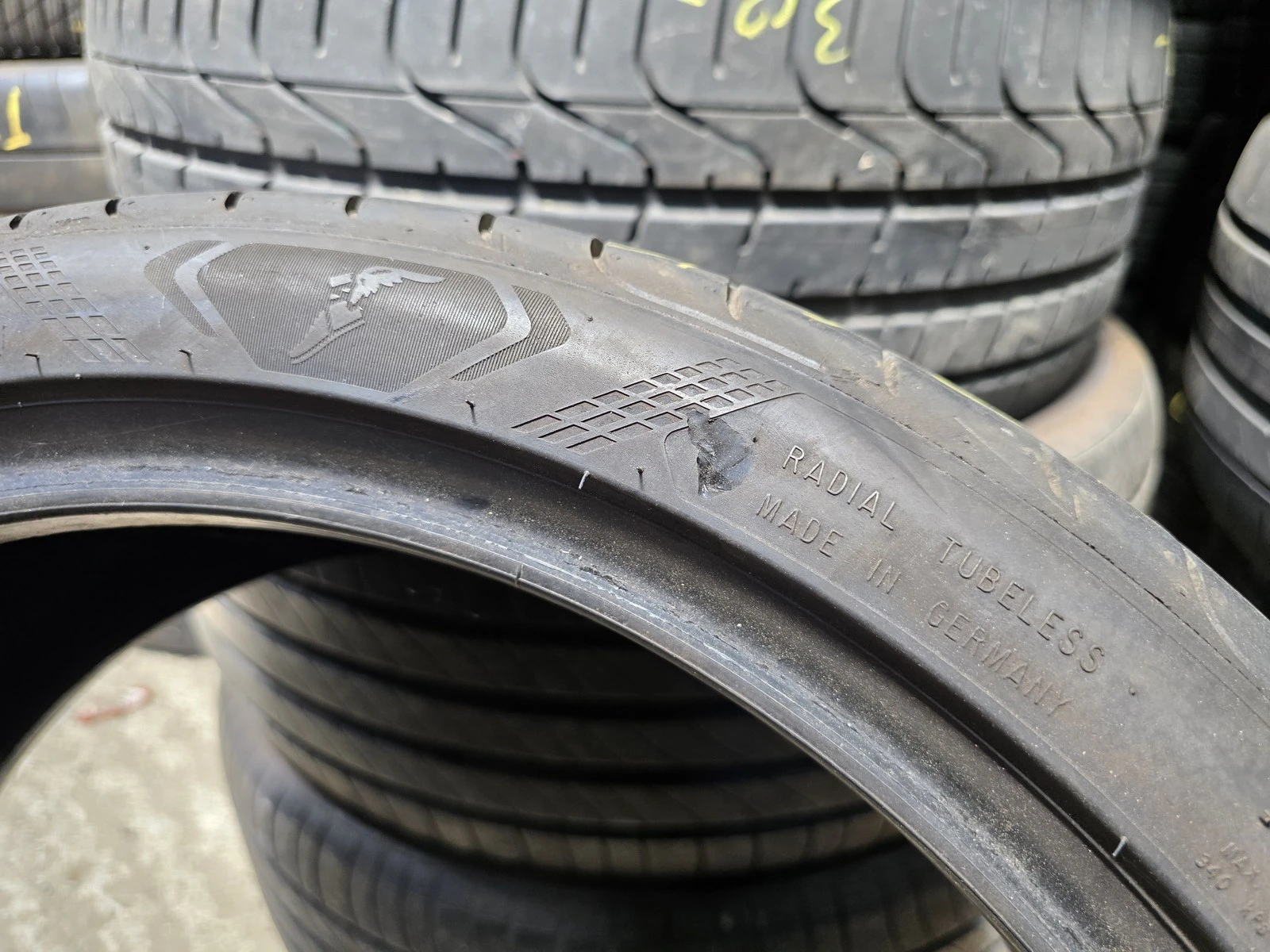 Гуми Летни 225/40R19, снимка 9 - Гуми и джанти - 56664440