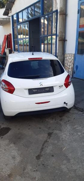 Peugeot 208 1.6i - [12] 