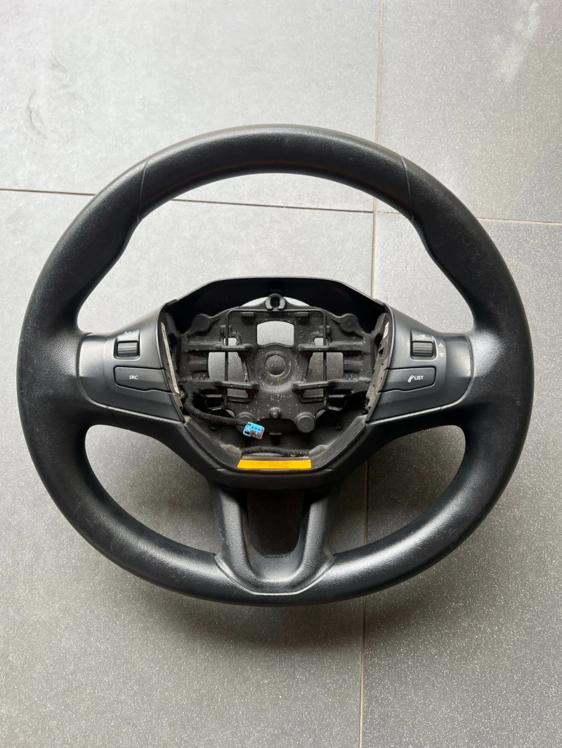 Peugeot 208 1.6i, снимка 2 - Автомобили и джипове - 30631114