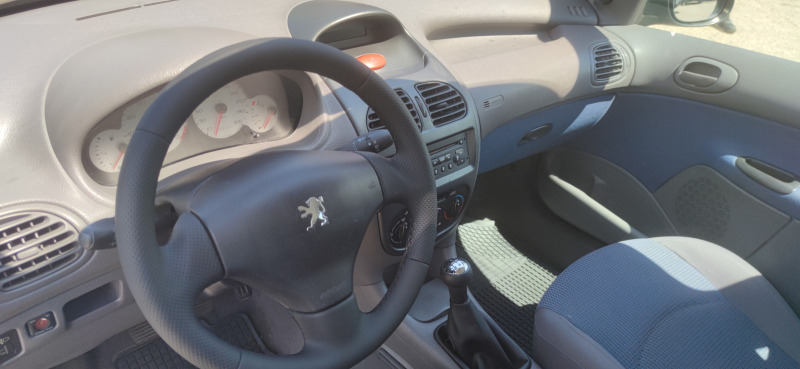Peugeot 206 1.4i, снимка 8 - Автомобили и джипове - 45935011