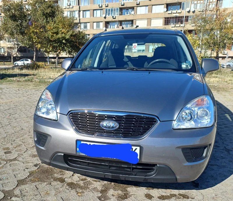 Kia Carens, снимка 2 - Автомобили и джипове - 48030737