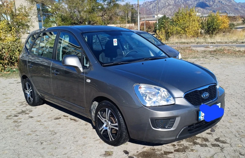 Kia Carens, снимка 10 - Автомобили и джипове - 48030737