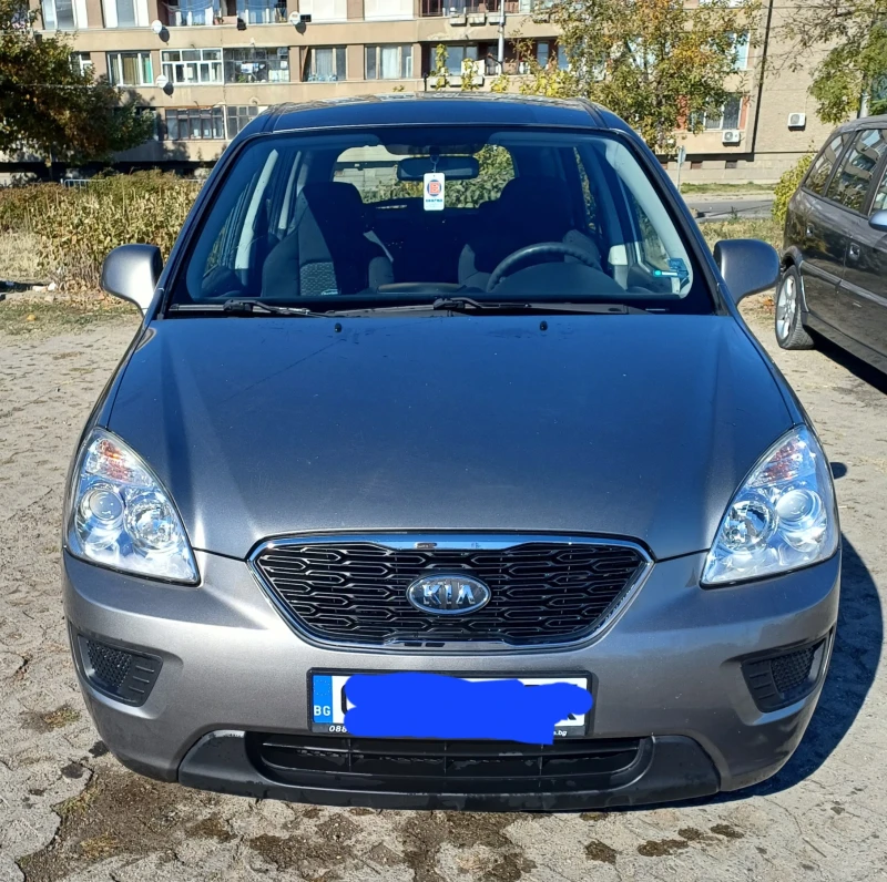 Kia Carens, снимка 9 - Автомобили и джипове - 48030737