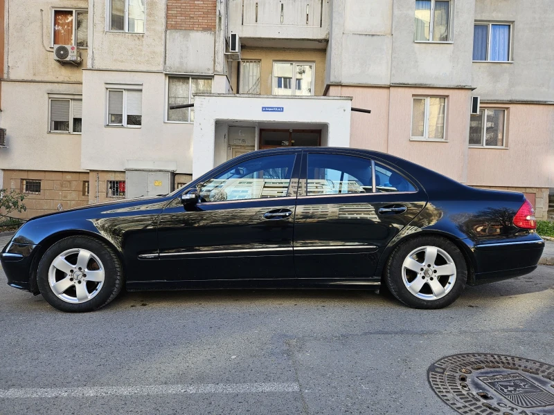 Mercedes-Benz E 200 Avantgarde , снимка 4 - Автомобили и джипове - 48400094