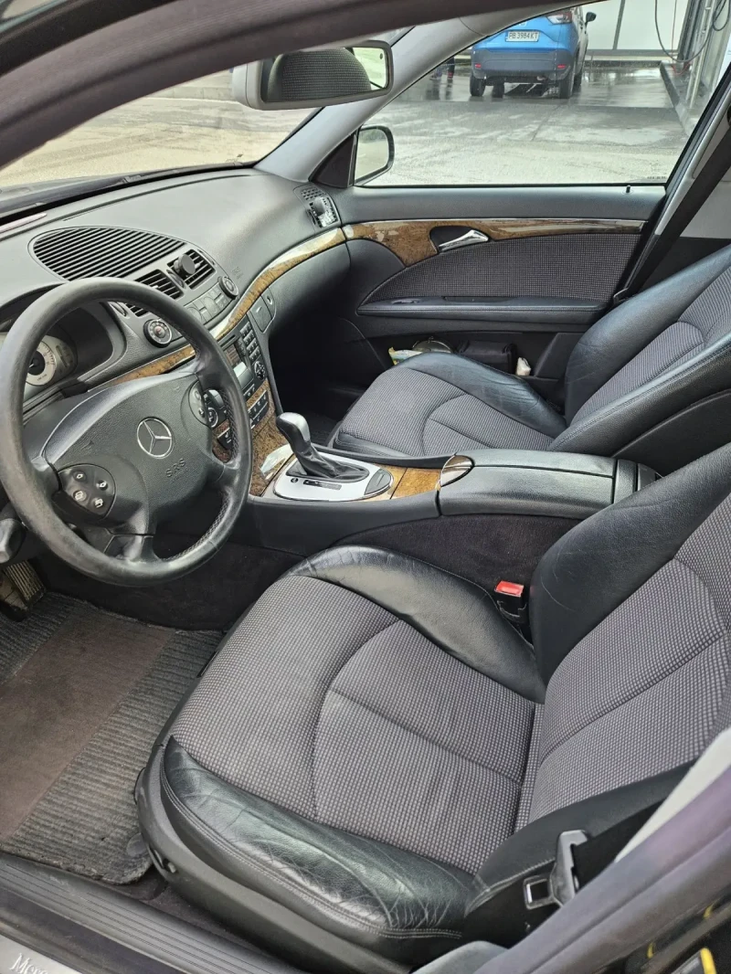 Mercedes-Benz E 200 Avantgarde , снимка 7 - Автомобили и джипове - 48400094