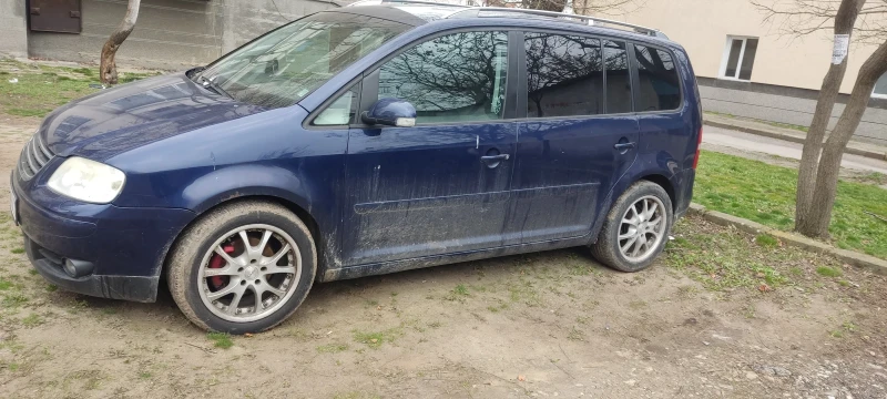 VW Touran, снимка 3 - Автомобили и джипове - 49036572