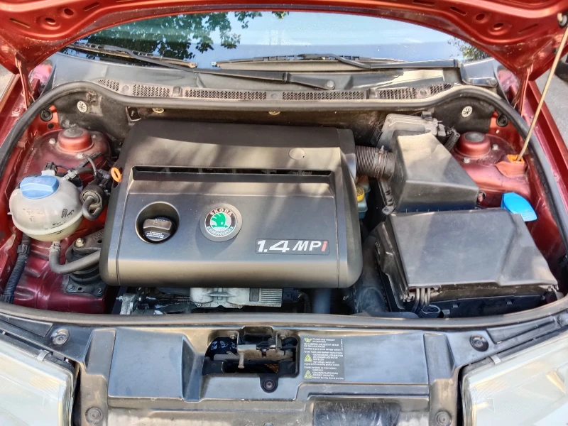 Skoda Fabia 1.4 бензин, снимка 11 - Автомобили и джипове - 52098626