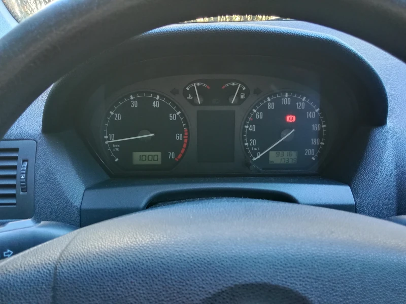 Skoda Fabia 1.4 бензин, снимка 4 - Автомобили и джипове - 52098626