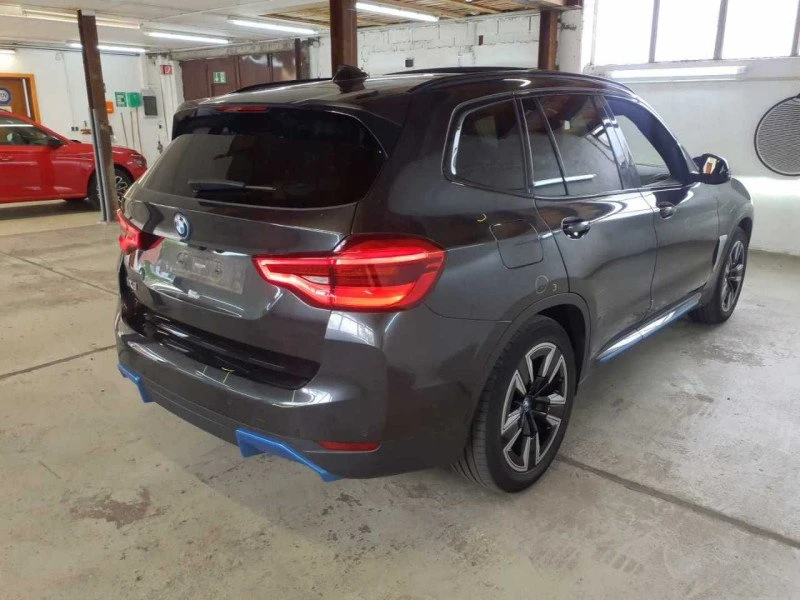 BMW iX3  Inspiring , снимка 4 - Автомобили и джипове - 52704850