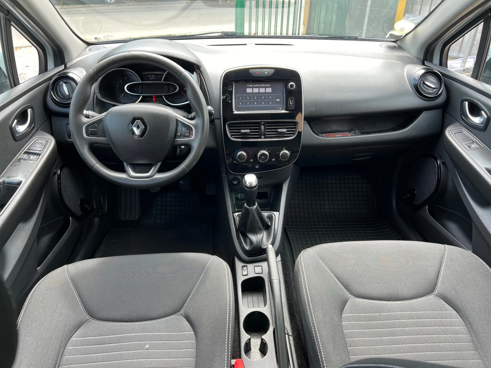 Renault Clio 1.5dci - изображение 10