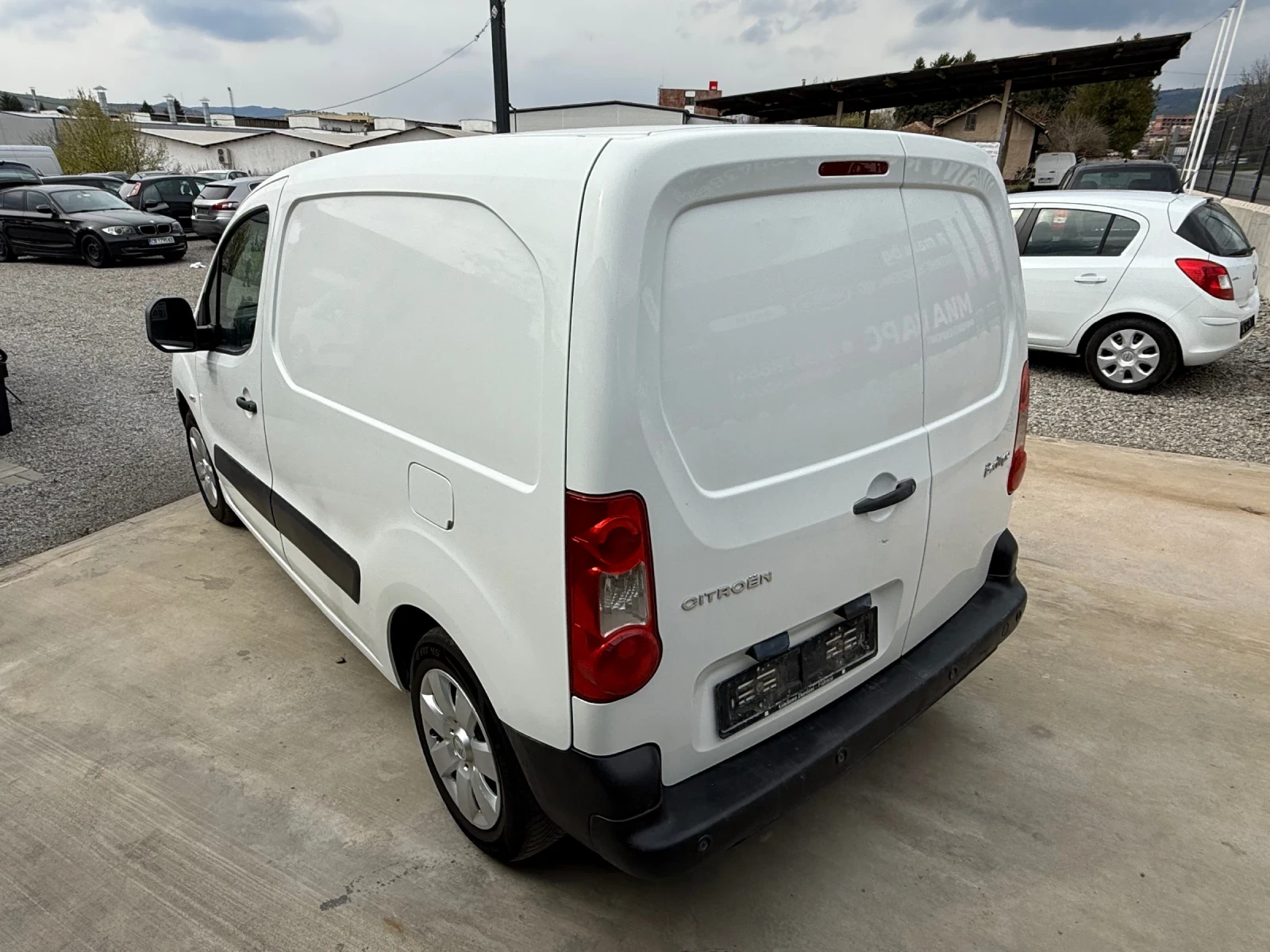 Citroen Berlingo 1.6hdi 90h.p 2+ 1 ВНОС ИТАЛИЯ - изображение 2