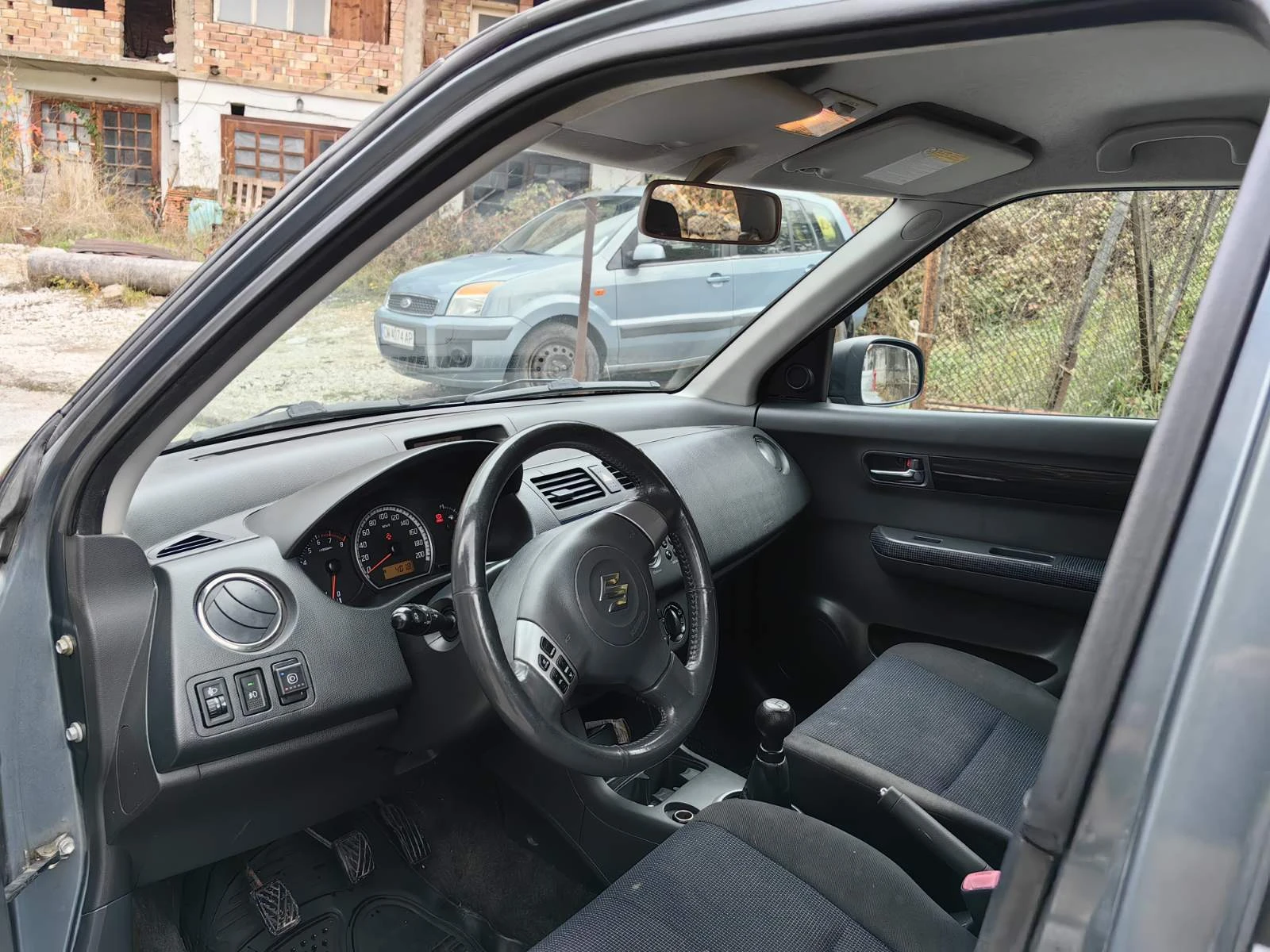 Suzuki Swift  - изображение 8