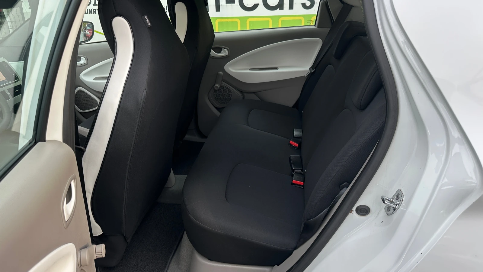 Renault Zoe Life 41 kWh Собствена батерия - изображение 9