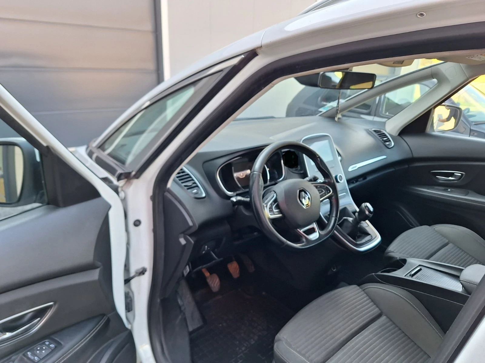 Renault Scenic  - изображение 2