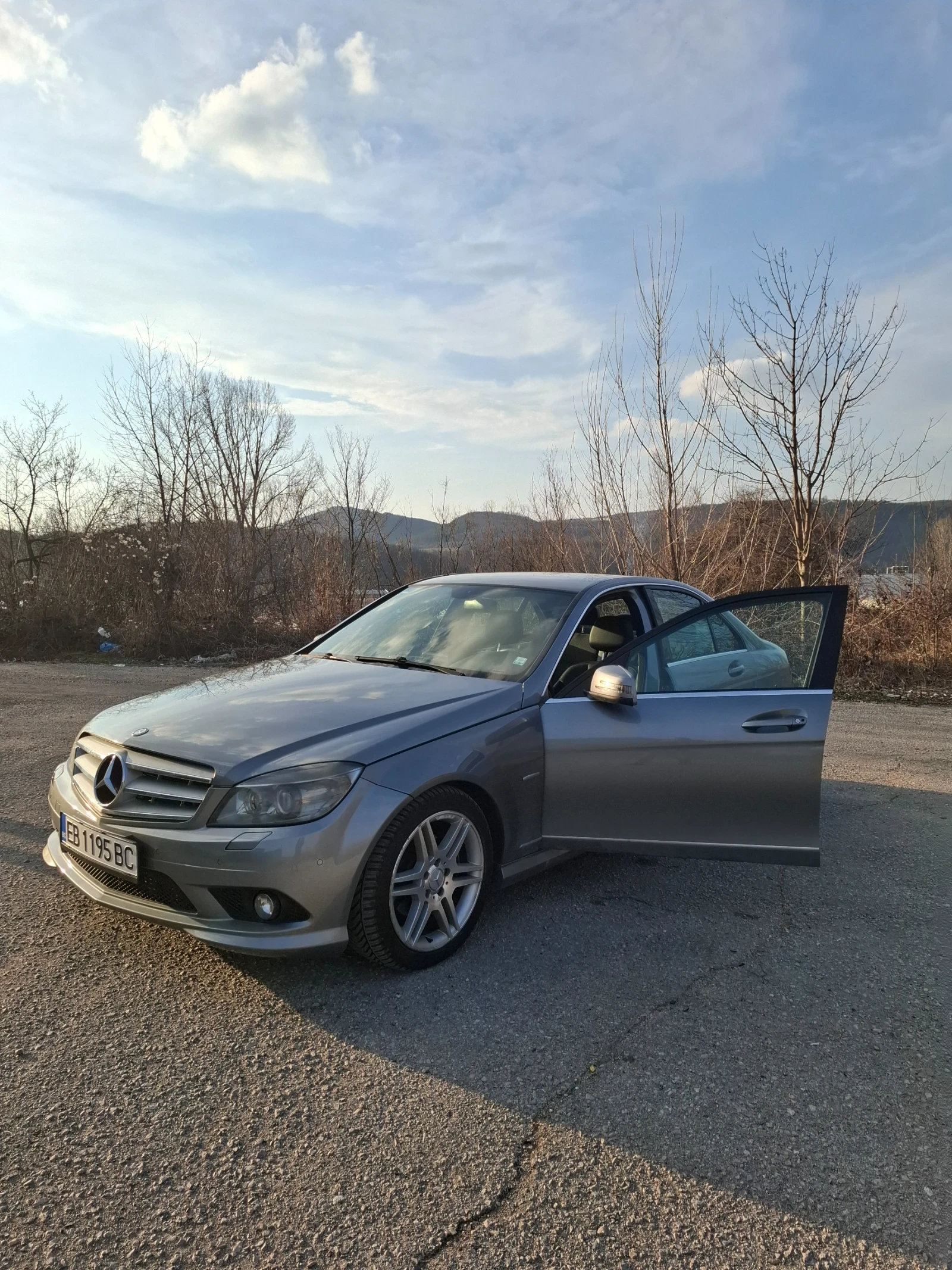 Mercedes-Benz C 220 AMG, снимка 6 - Автомобили и джипове - 53728245
