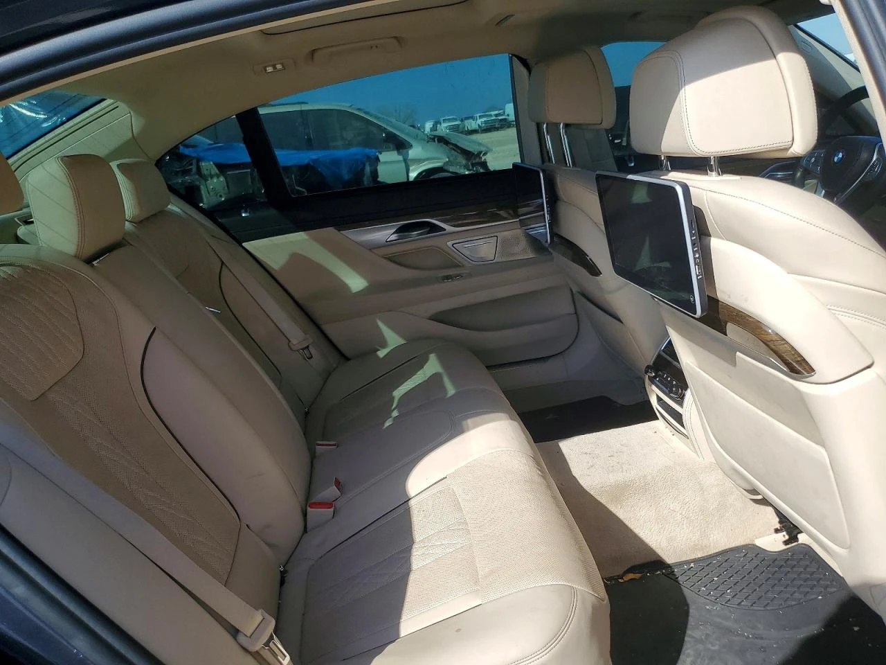 BMW 740 Li| BOWERS&WILKINS| ВАКУУМ| ЩОРИ| ОБДУХ| ПАНО, снимка 10 - Автомобили и джипове - 53979324