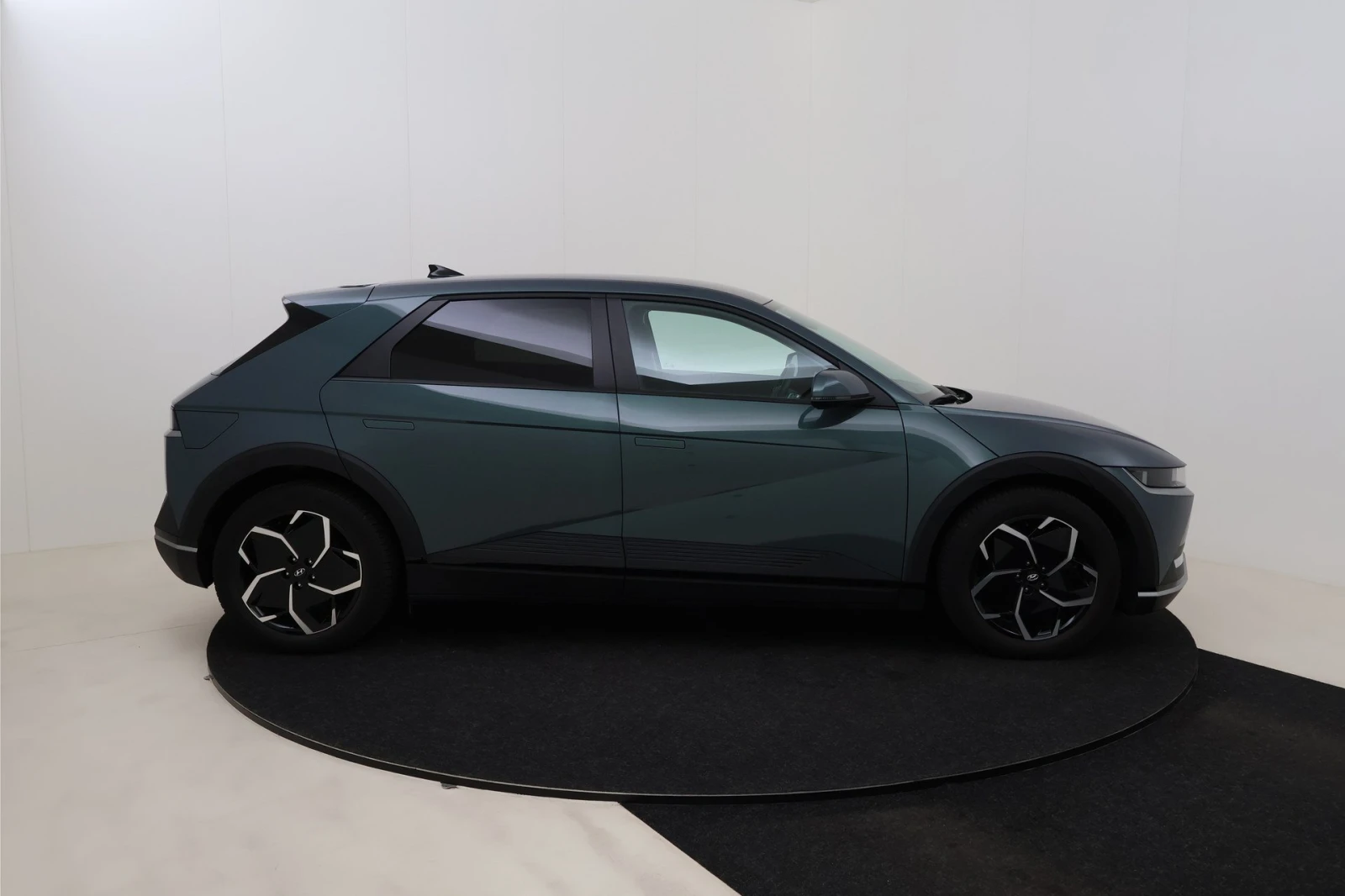 Hyundai Ioniq 5 Core, снимка 3 - Автомобили и джипове - 53984052