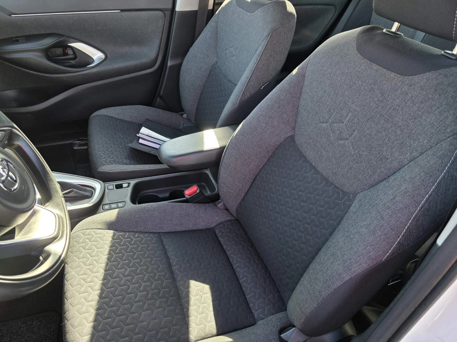 Toyota Yaris Cross 1.5 Hybrid e-CVT ���������| ������| ������ | Mobile.bg � ����������� 11