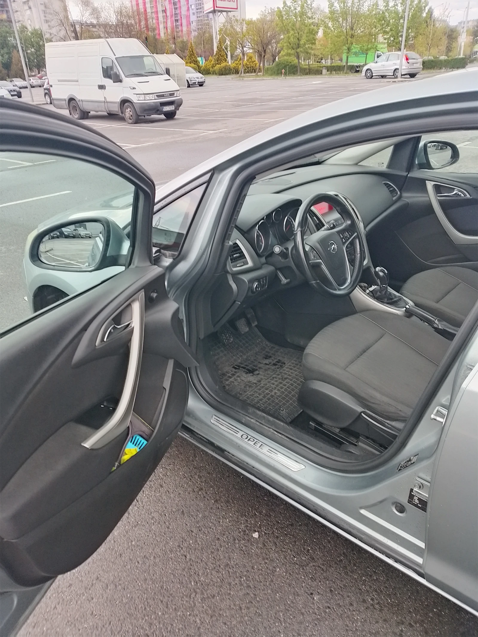 Opel Astra 1.4i, снимка 6 - Автомобили и джипове - 54374631