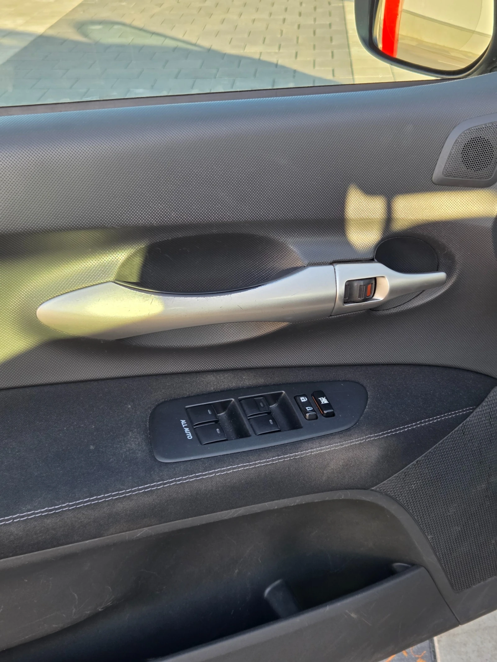 Toyota Auris, снимка 13 - Автомобили и джипове - 54512090