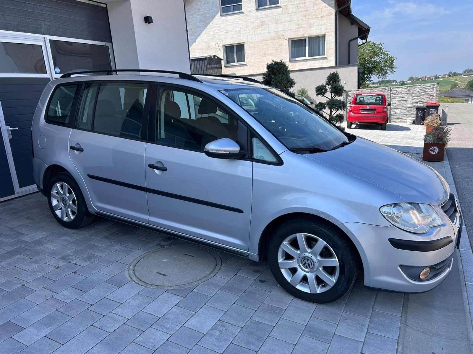 VW Touran 1.9d 105кс, снимка 2 - Автомобили и джипове - 54668444
