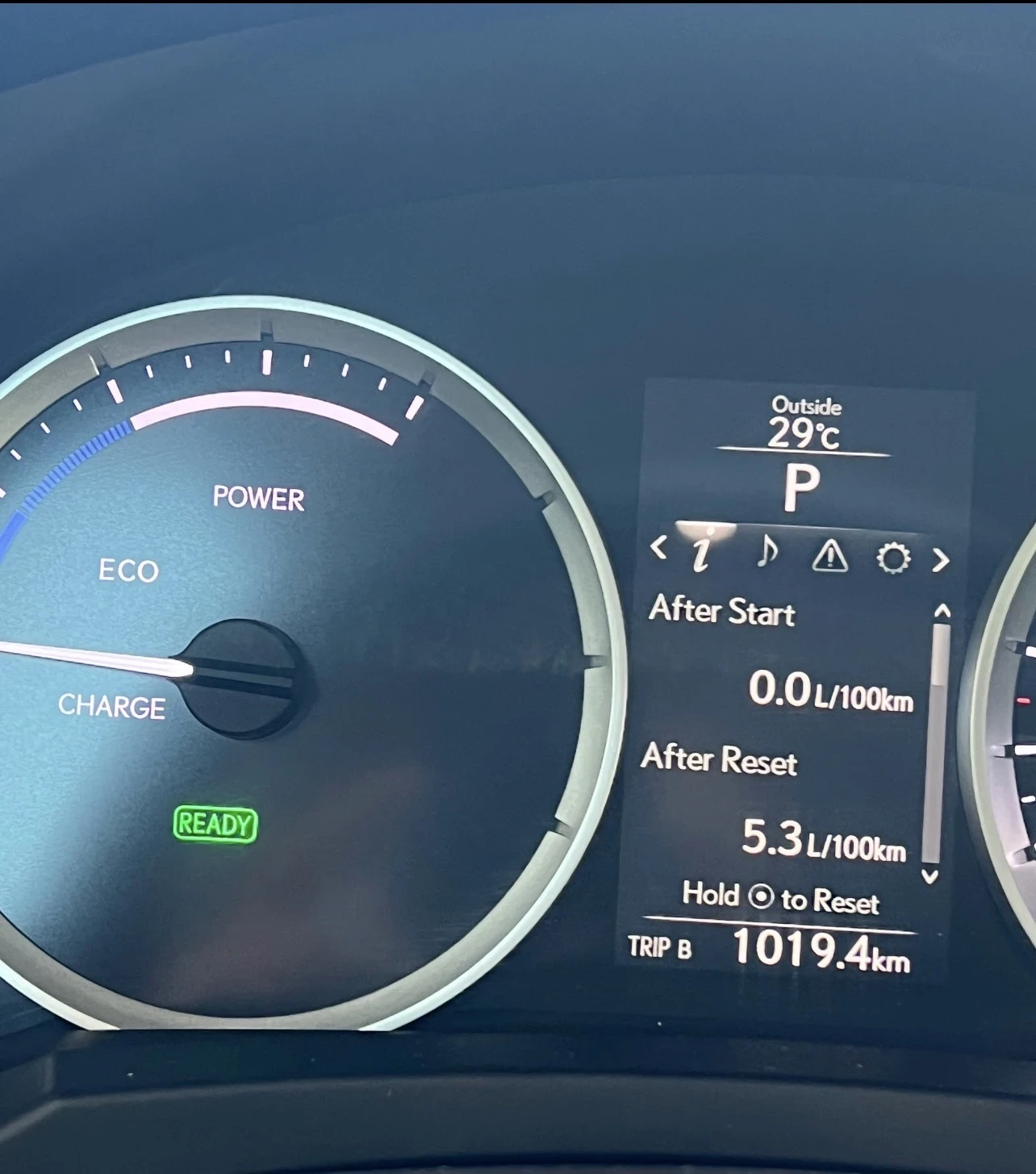 Lexus IS 300 Lexus IS300h 2.5 Hybrid Пълна Сервизна История, снимка 11 - Автомобили и джипове - 54972457